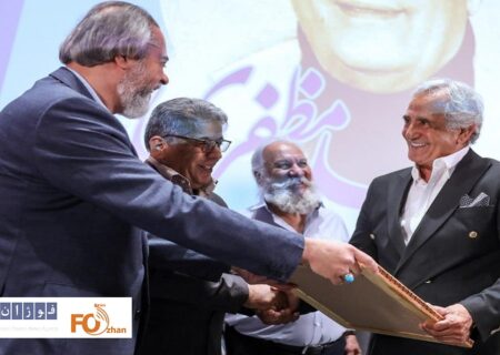 مراسم اهدای گواهینامه درجه یک هنری به مجید مظفری برگزار شد