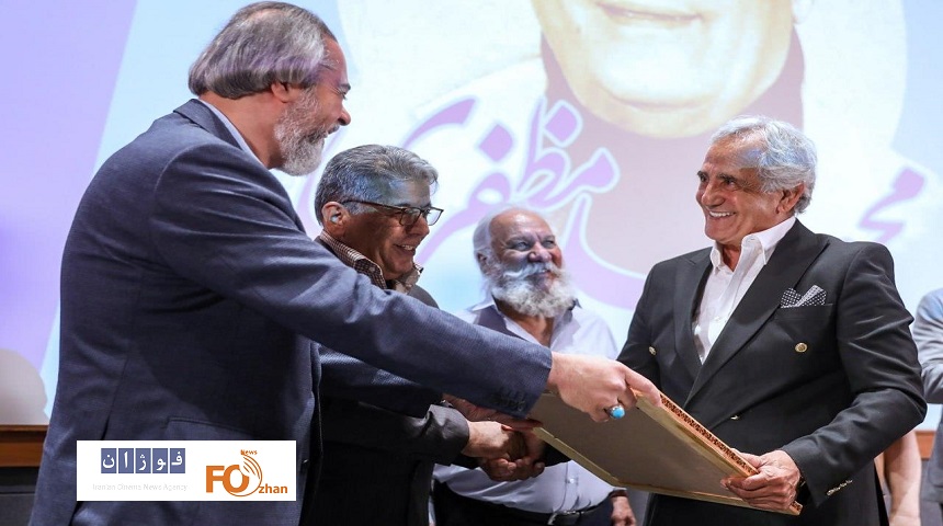 مراسم اهدای گواهینامه درجه یک هنری به مجید مظفری برگزار شد