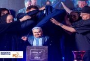 چهلم «اکبر عبدی» با رونمایی از تندیس این هنرمند برگزار شد